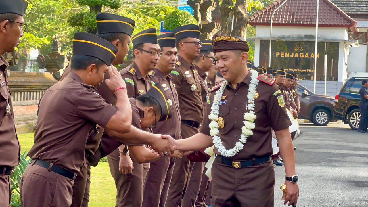 Pesan Tegas Kajati Bali yang Baru: Jika Tidak Bisa Jadi Pegawai Pintar, Jadilah Pegawai yang Baik