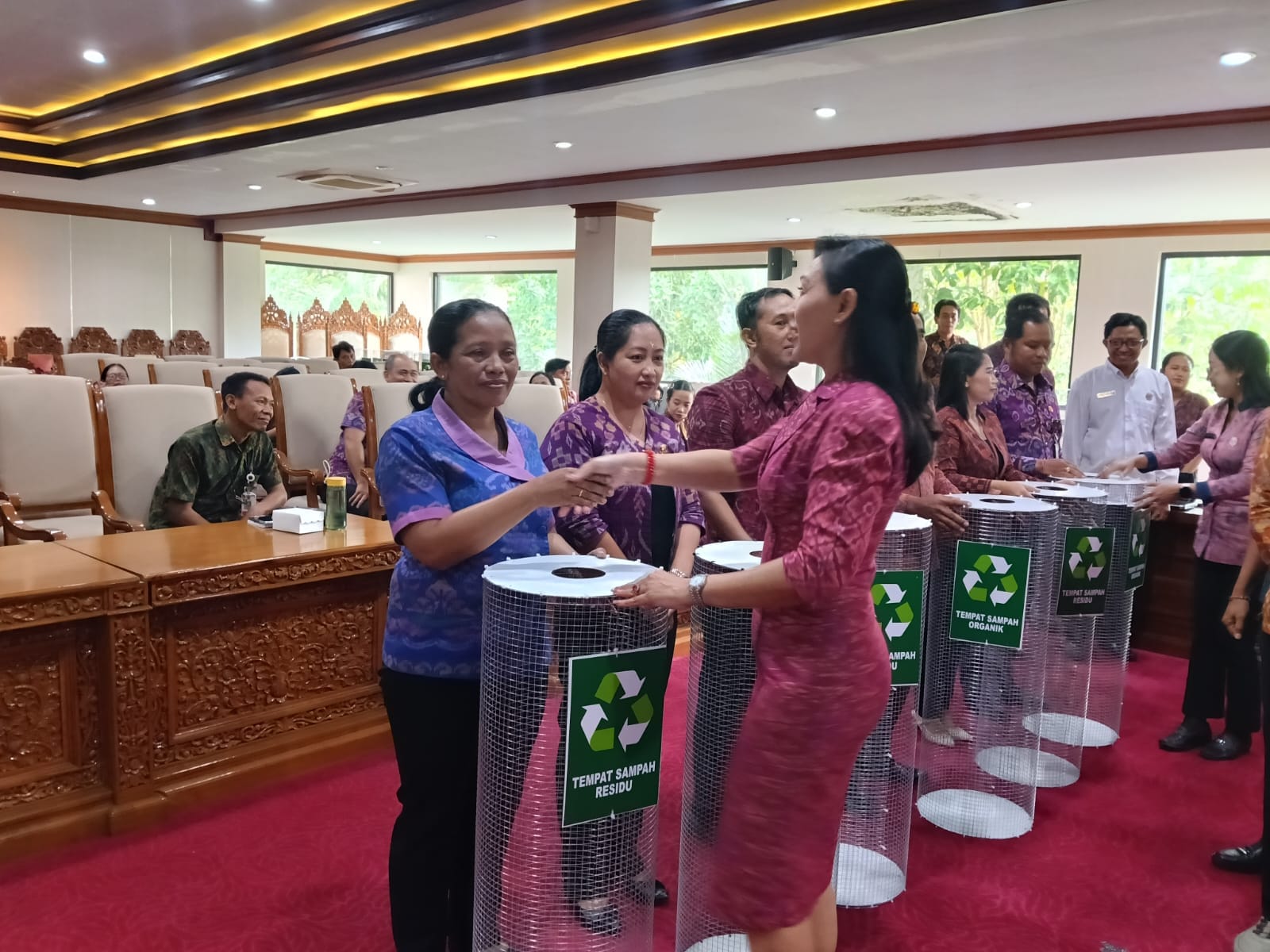 10 Sekolah Ini Jadi Andalan Ny. Surya Adnyani di Lomba Sampah Plastik Bali