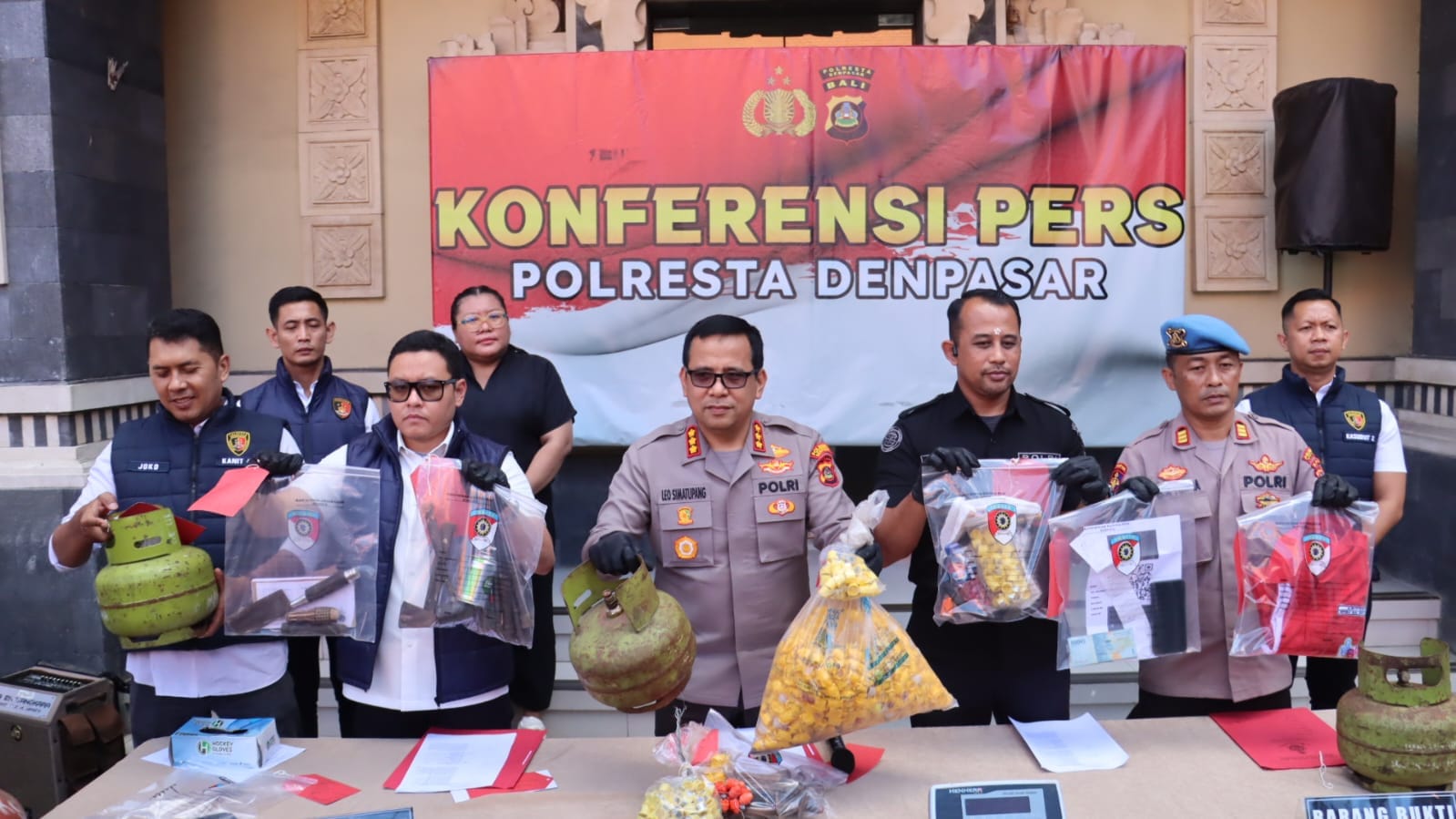 Praktik Oplos Gas LPG dan Mafia Solar Subsidi Terbongkar, 8 Pelaku Diamankan Polresta Denpasar