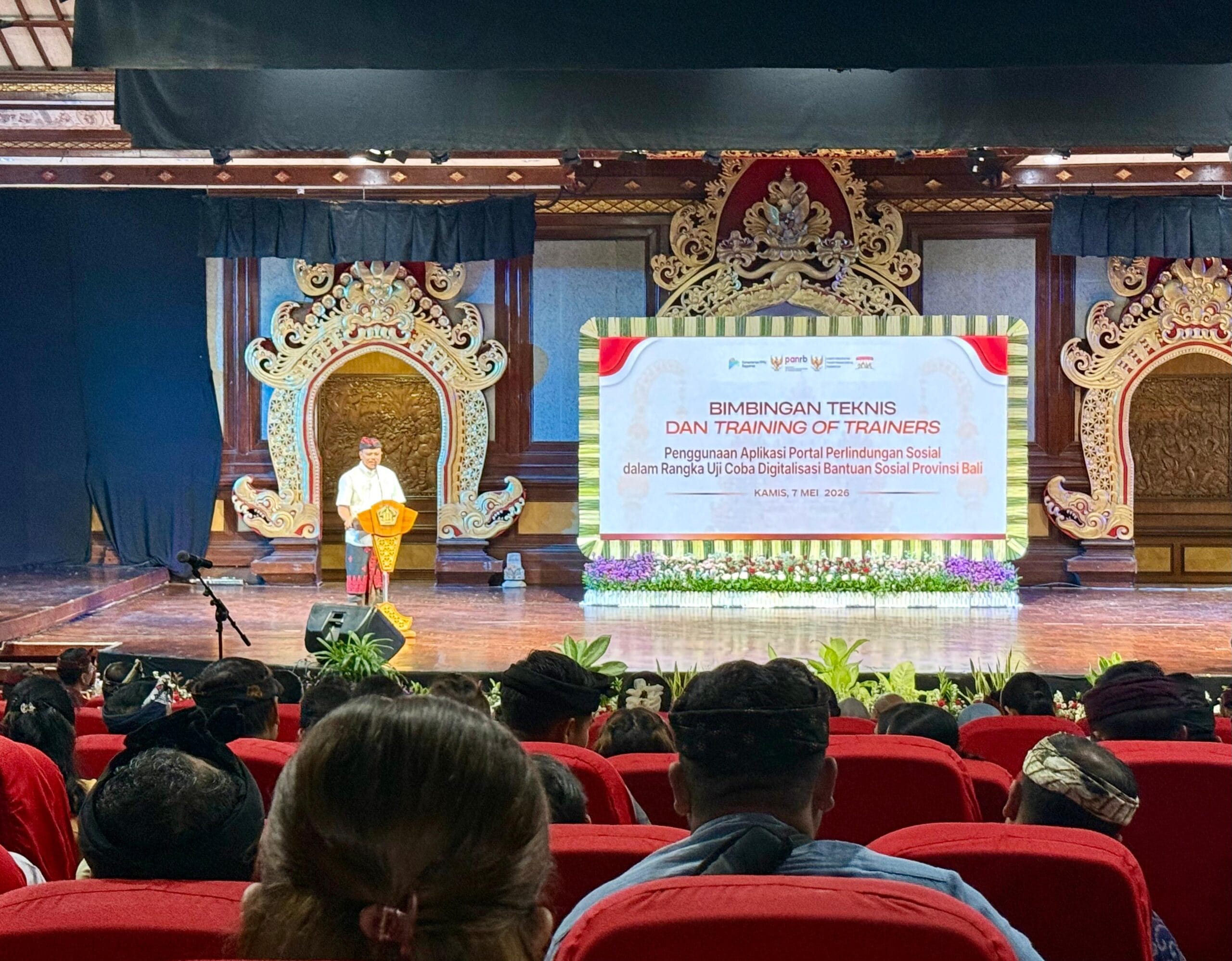Bali Jadi Pilot Project Tunggal Digitalisasi Bansos, Sekda Dewa Indra Targetkan Tuntas Juni
