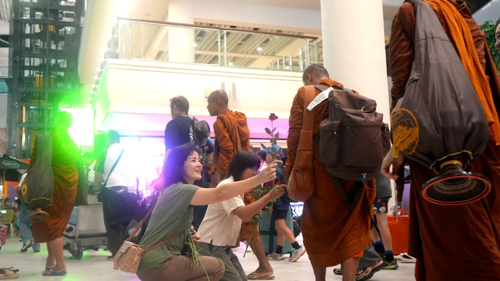 Misi Damai Thudong Dimulai, Bandara Ngurah Rai Sambut 50 Bhikkhu Lintas Negara