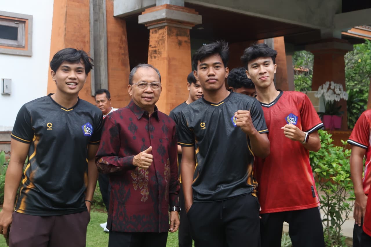 Gubernur Koster Lepas PS Badung ke Liga 4 Nasional, Tekankan Pentingnya Profesionalisme