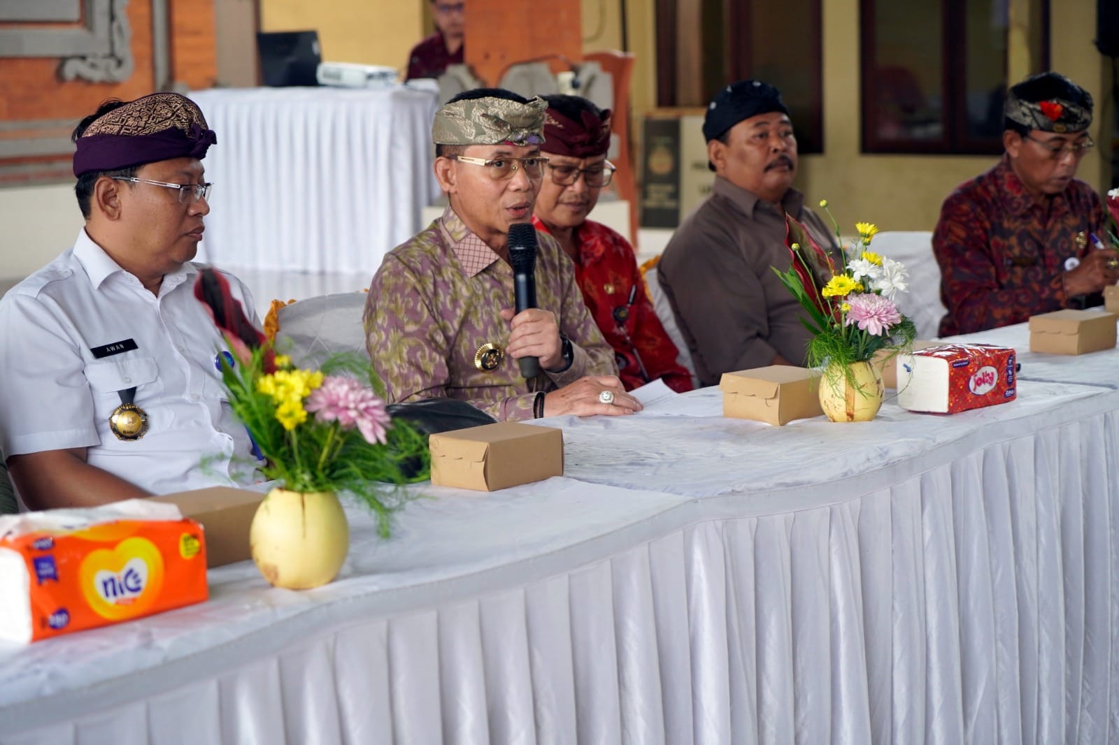 Bentengi Desa Adat dari Bahaya Narkoba, Bupati Made Satria Buka Sosialisasi P4GN di Banjarangkan