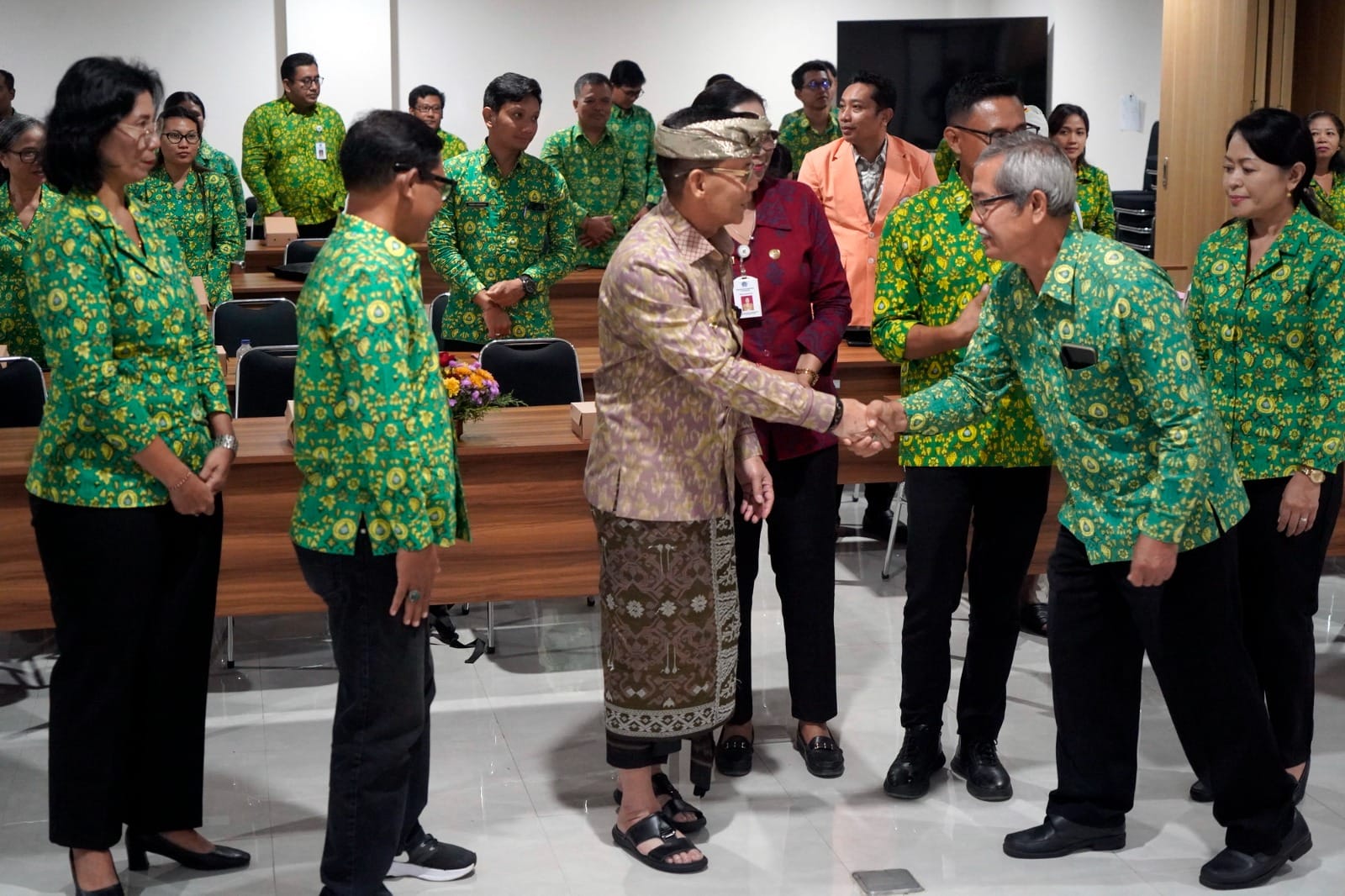 Hadiri Pelantikan Pengurus HAKLI Klungkung 2026–2031, Bupati I Made Satria Ajak Sinergi Wujudkan Lingkungan Sehat
