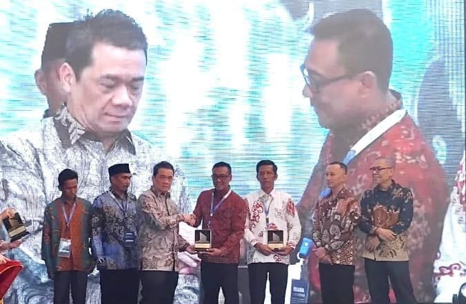 Raih Penghargaan Nasional Desa Matang Pengadaan, Kinerja Pemdes Banjarangkan Diapresiasi Bupati Satria
