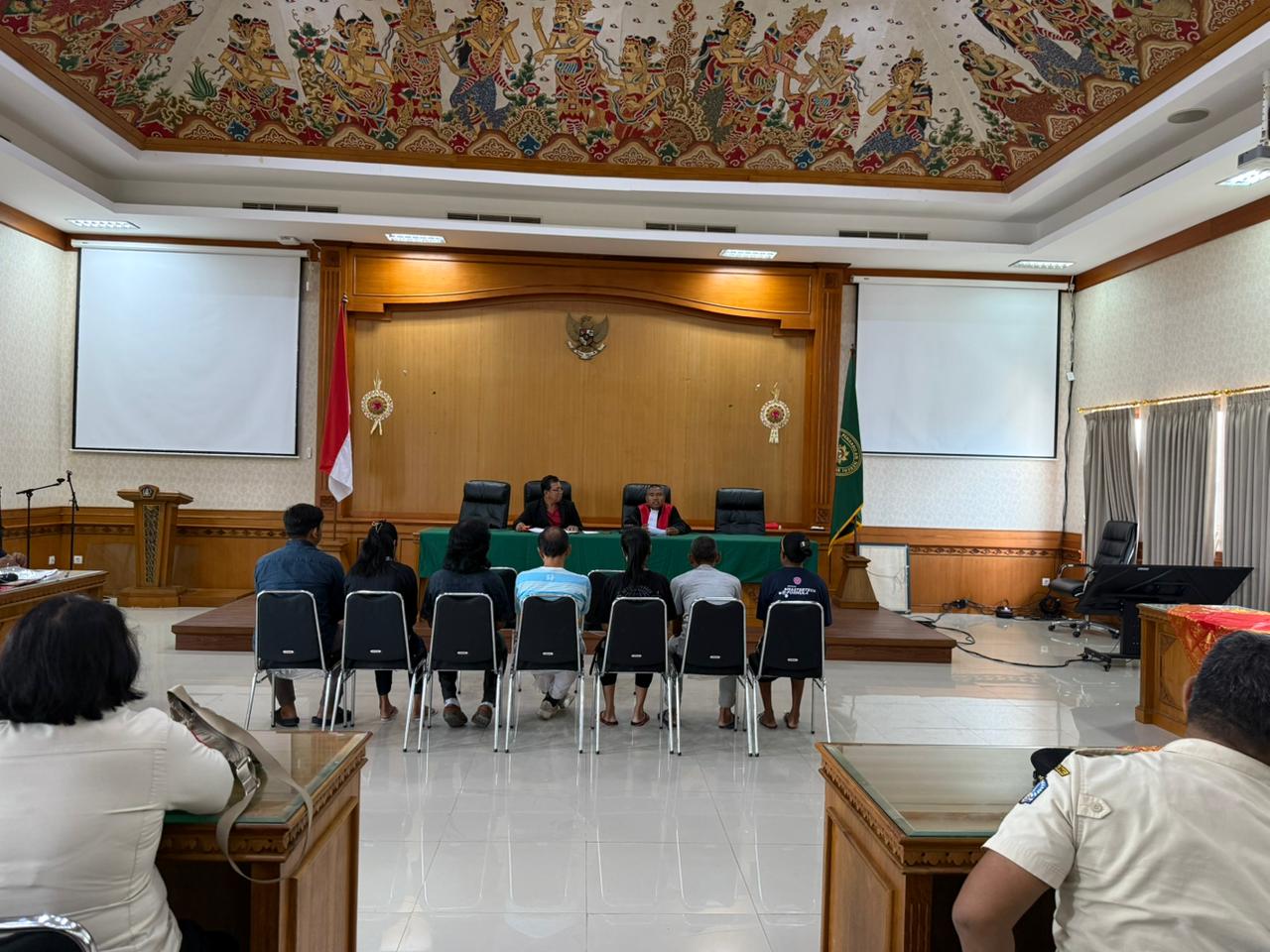 Terjaring OTT Buang Sampah Sembarangan, Sembilan Warga Menjalani Sidang Tipiring di Kuta Utara