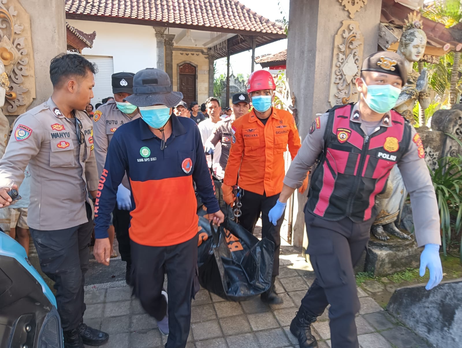 Sempat Dicari Keluarga, Warga Nusa Penida Ditemukan Meninggal di Dalam Sumur Kantor Desa Bunga Mekar