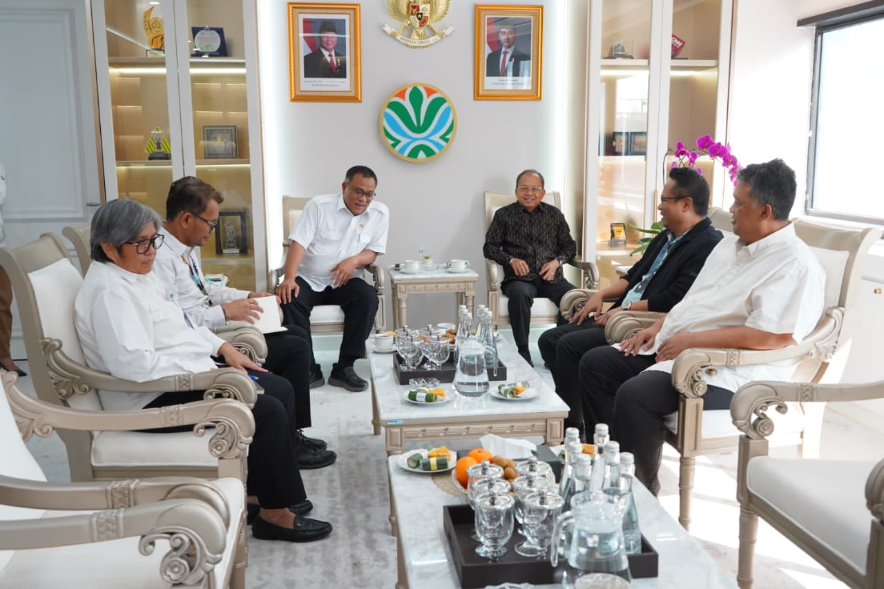 Sinergi Sesama Alumni ITB, Menteri LH dan Gubernur Koster Satukan Langkah Percepat PSEL Sampah Bali