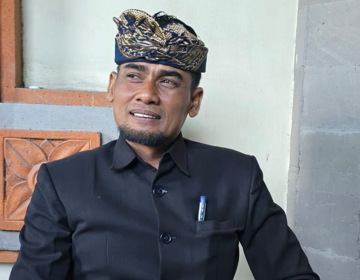 Pemerintah Desa Tulikup Salurkan Punia Babi ke 11 Pura Kahyangan Tiga dan Dang Kahyangan