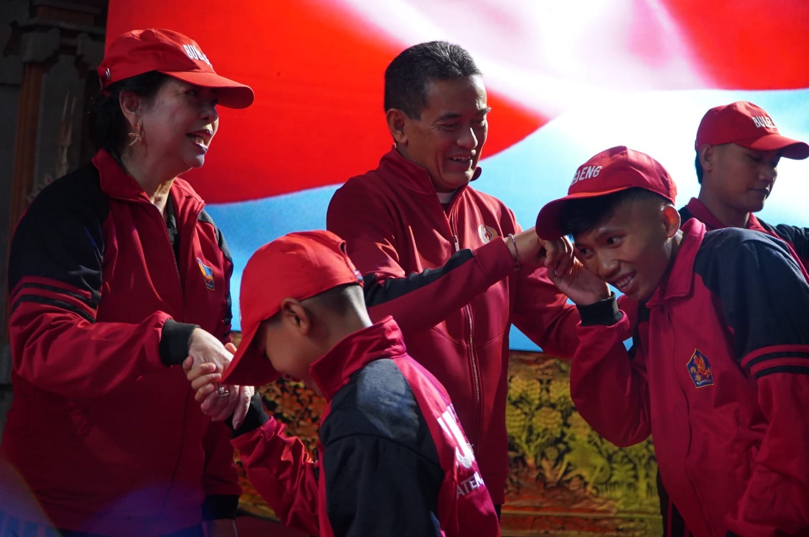 Lepas Kontingen Porjar Bali 2026, Wabup Supriatna Targetkan Medali Buleleng Naik 10 Persen