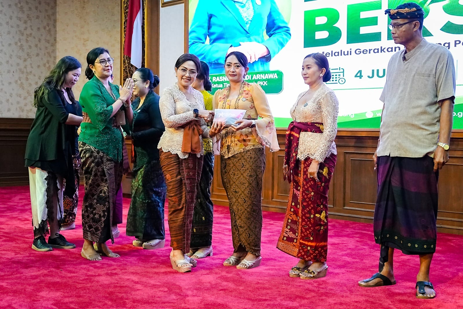 Hari Lingkungan Hidup 2026, TP PKK Badung Bagikan 600 Popok Kain untuk Tekan Sampah Residu Rumah Tangga