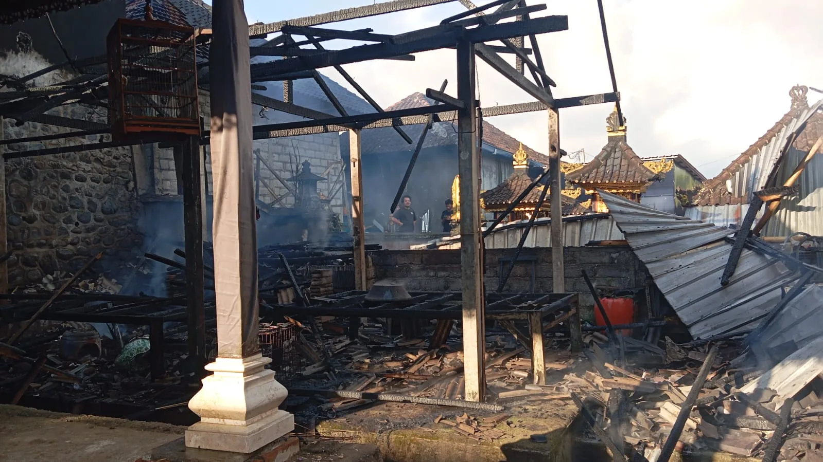 Diduga Korsleting Listrik, Rumah Warga di Perumahan Padat Penduduk, Timuhun Klungkung Ludes Terbakar
