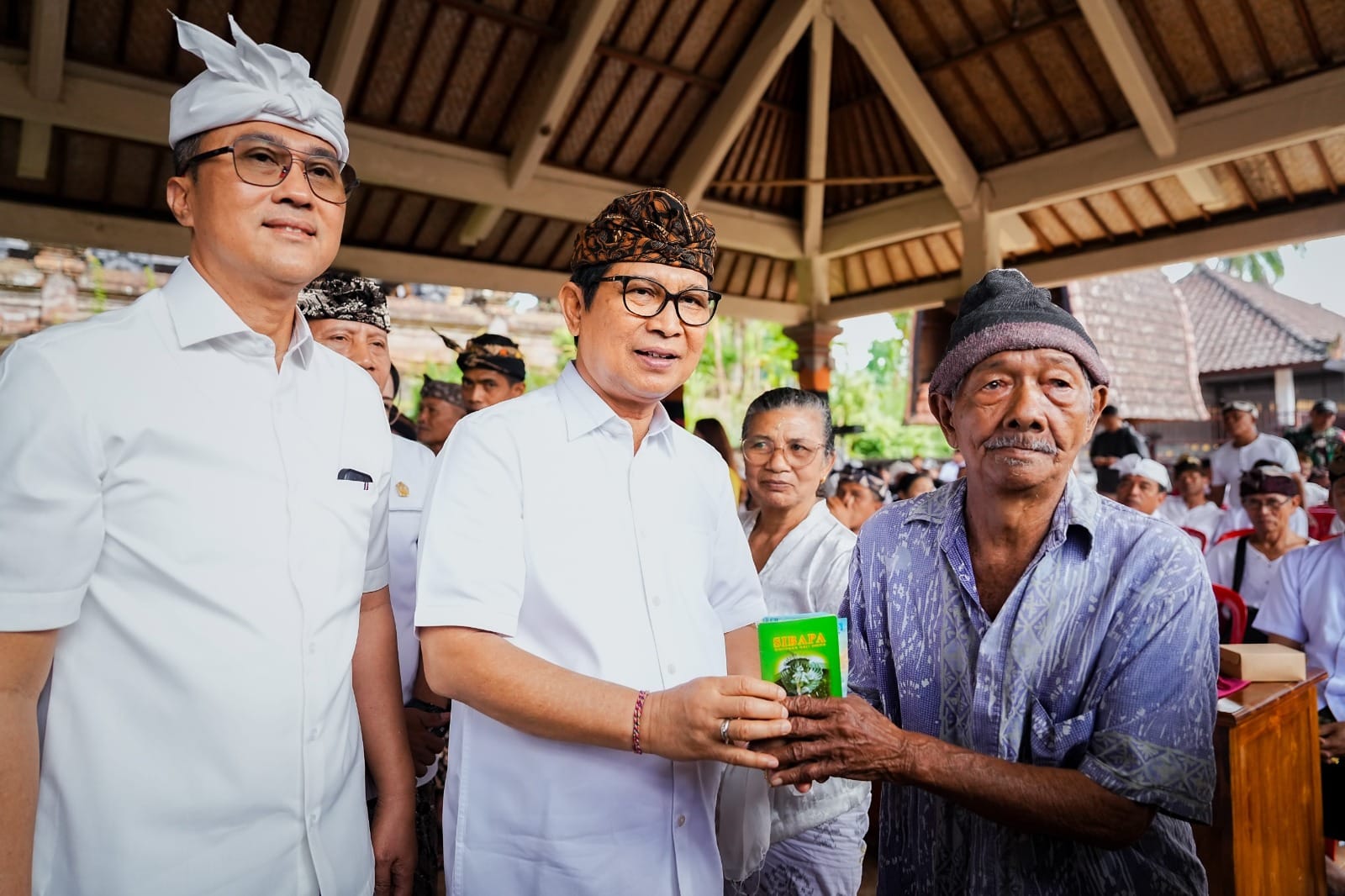 82 Ribu KK Warga Badung Terima Bansos Rp 2 Juta plus Voucher Potongan Belanja Upakara Galungan