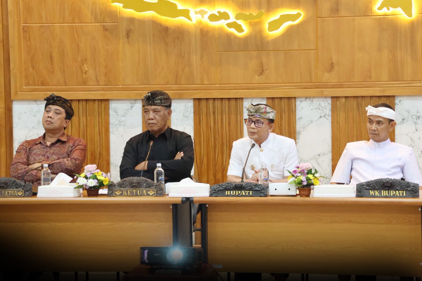 Urai Anomali PAD, Banggar DPRD Klungkung -TAPD Gelar Rapat Khusus
