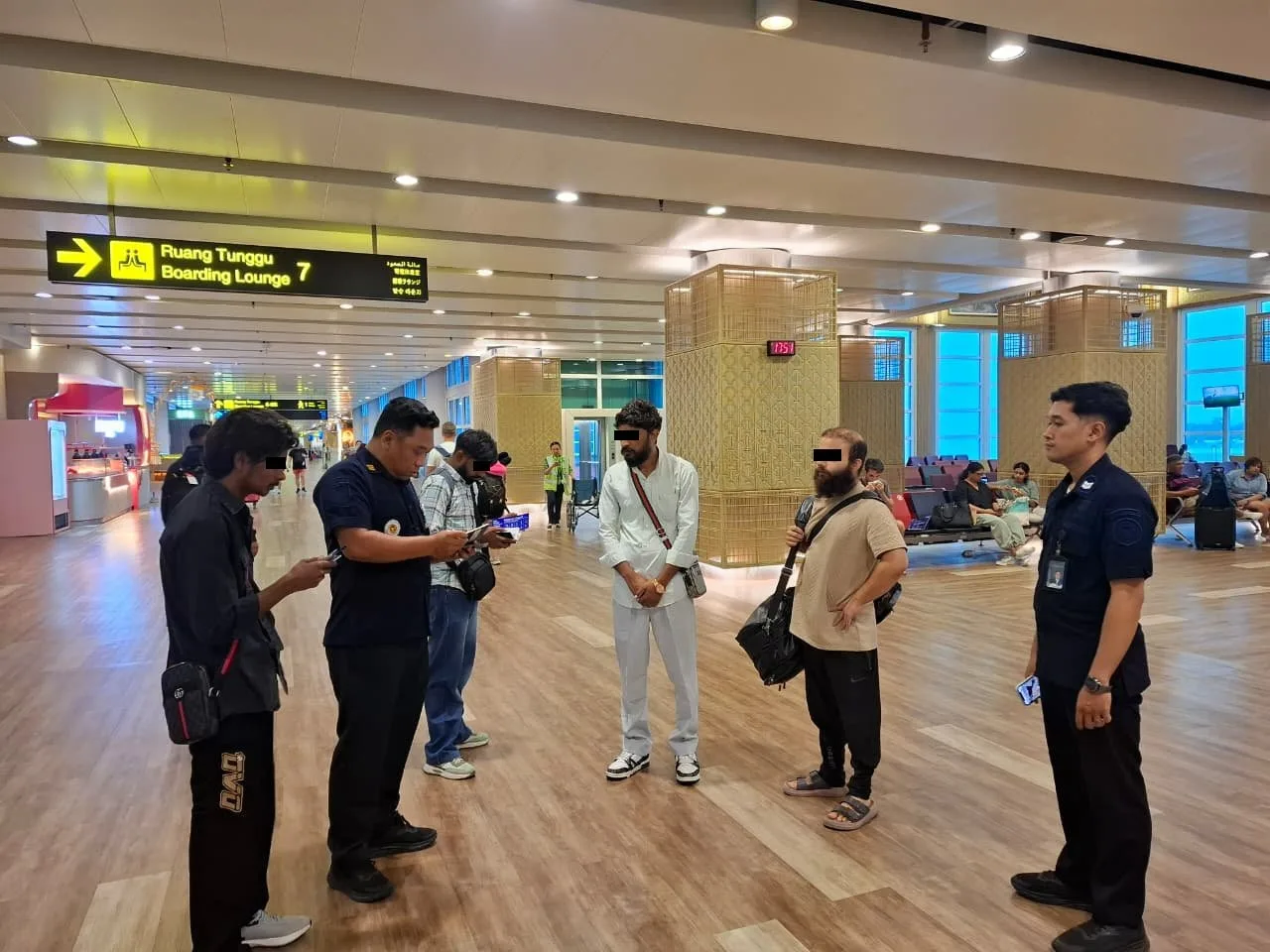 Ulah Miring Turis Asing: Bikin Onar, Tolak Bayar Makan hingga Overstay, 6 WNA Dideportasi dari Bali