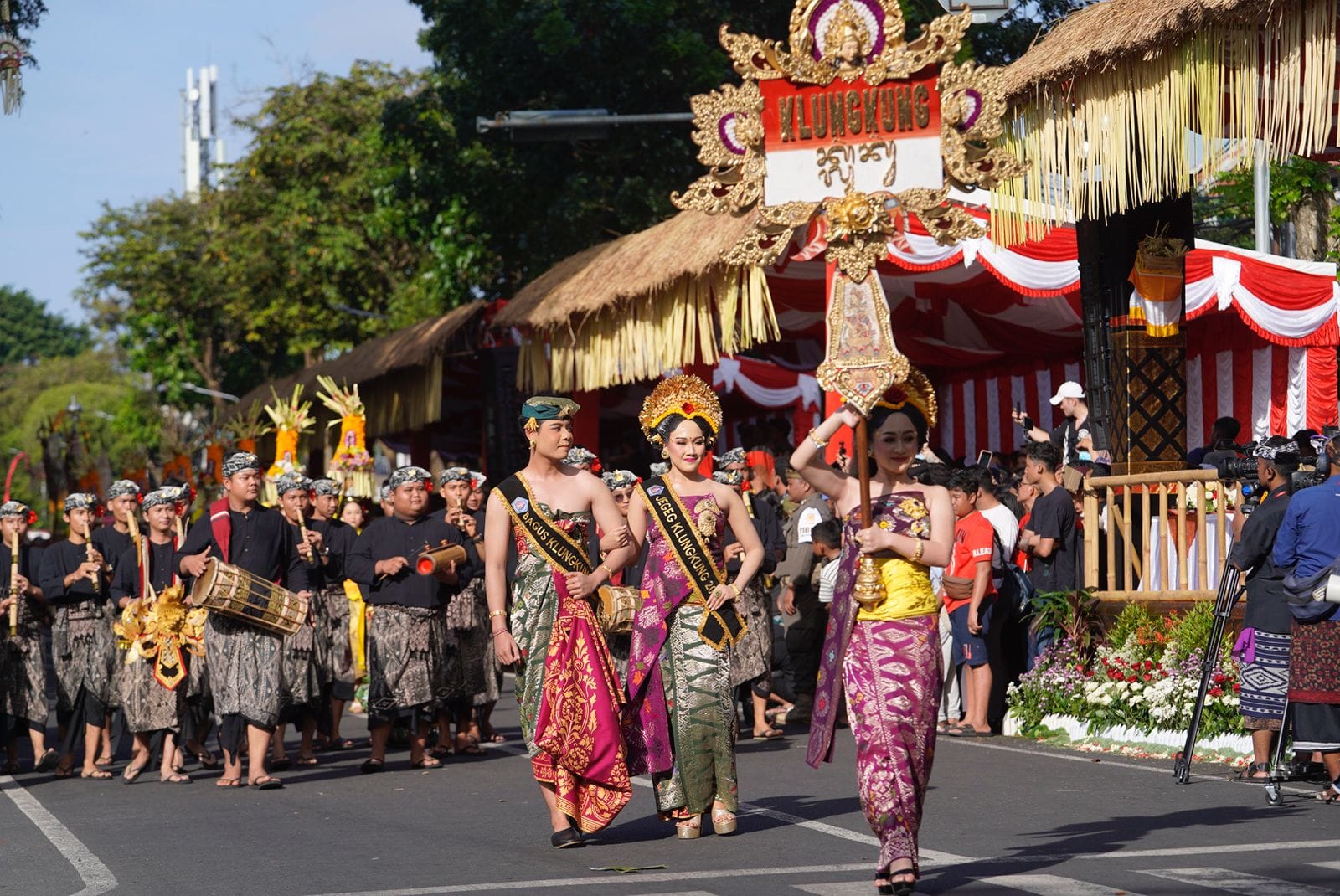 Klungkung Suguhkan Barong Nongkling hingga Fragmen ‘Pencok Saang’ di Pawai PKB 2026