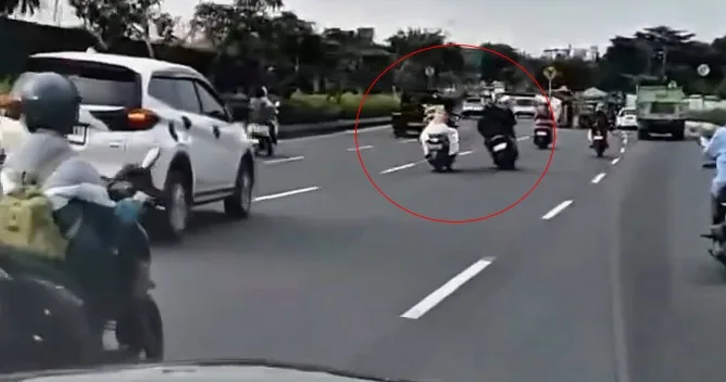 Viral Rekaman Dashcam Jambret Sasar WNA di Underpass Tuban, Polisi Lakukan Penyelidikan