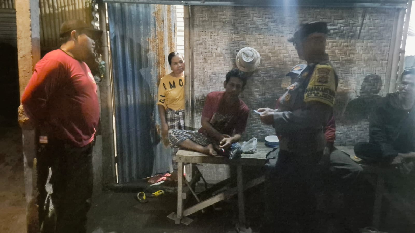 Gelar Patroli Preventif, Kapolsek Blahbatuh Minta Warga Bona Proaktif Laporkan Tamu Menginap