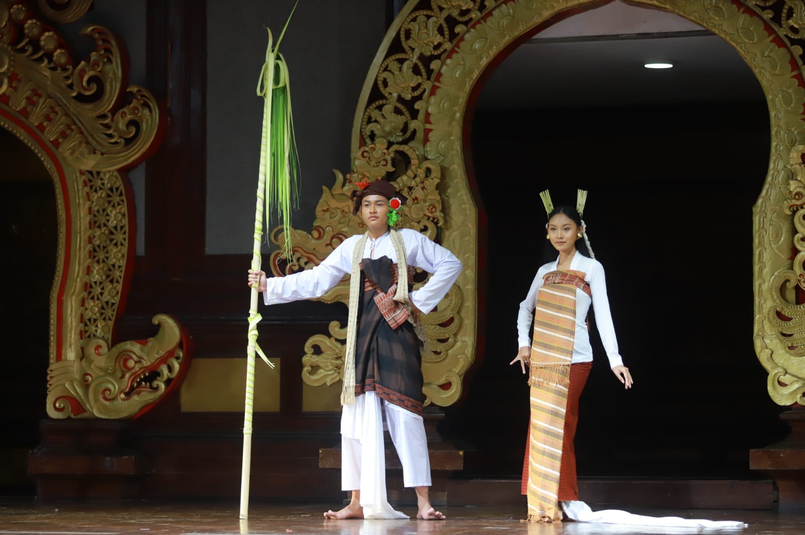 Gianyar Suguhkan Tradisi Nuuh dan Kemegahan Pengantin ‘Bumi Seni’ di Panggung PKB