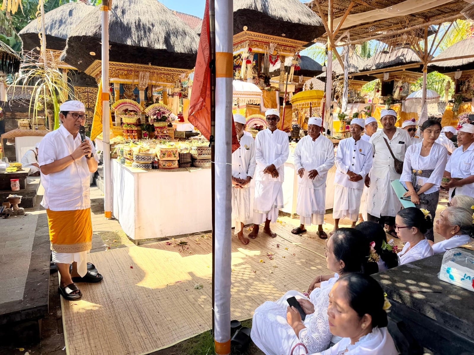 Ngupasaksi Dewa Yadnya di Tuban, Bupati Adi Arnawa Beberkan Skema Sekolah Gratis S1 bagi Anak Petani