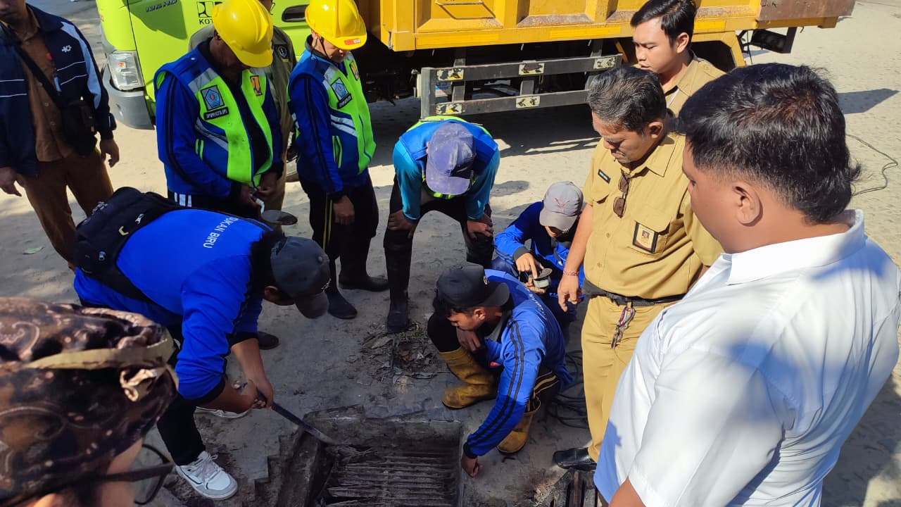 Air Mirip Limbah di Pantai Segara Ayu Ternyata Bersumber dari Sisa Makanan Warung Kuliner