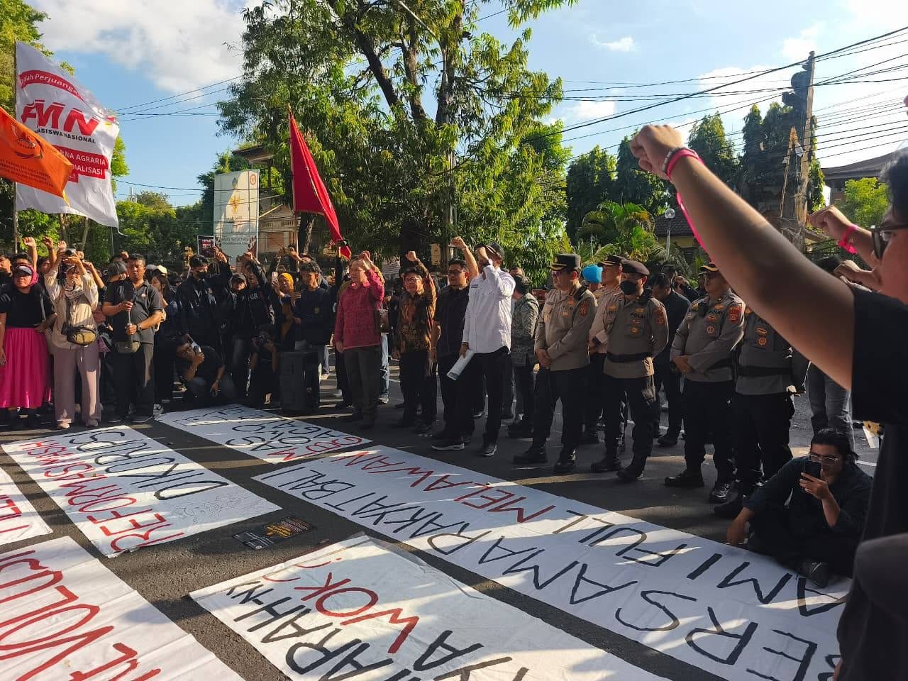 Suarakan Isu Papua hingga Tolak Program MBG, Aliansi Bali Bergerak Serahkan Poin Tuntutan ke Dewan
