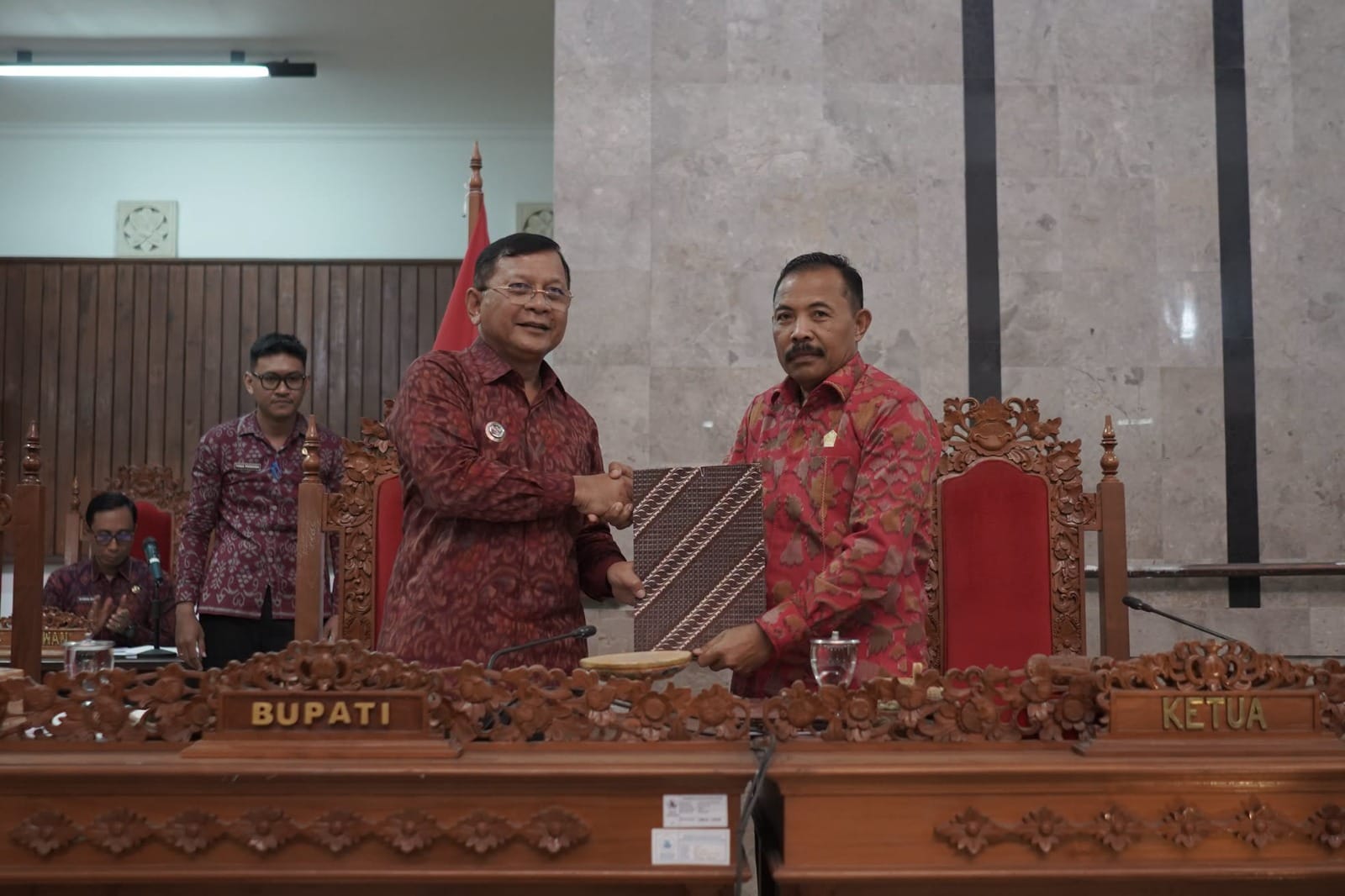 Rapat Paripurna DPRD Buleleng Sahkan Tiga Perda Baru, Mulai dari Kemiskinan hingga Data Desa Presisi