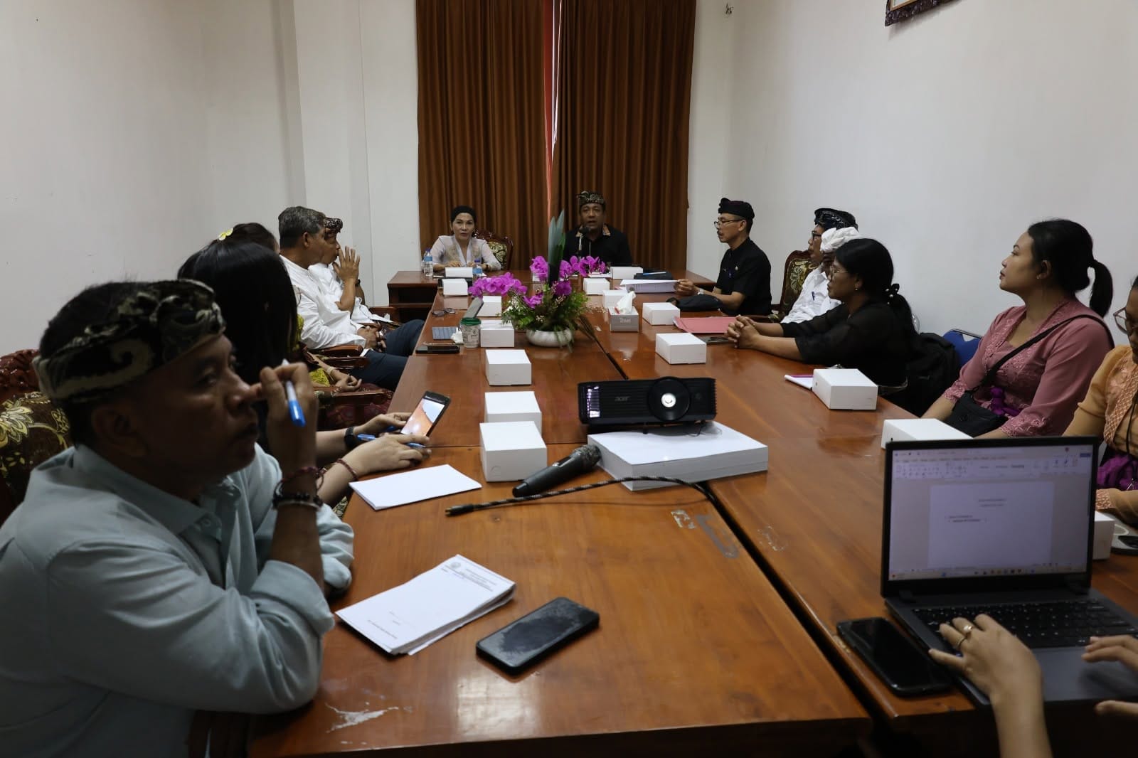 Bahas Sistem Penerimaan Siswa Baru hingga Program Kesehatan, Komisi IV DPRD Gianyar Gelar Raker Marathon