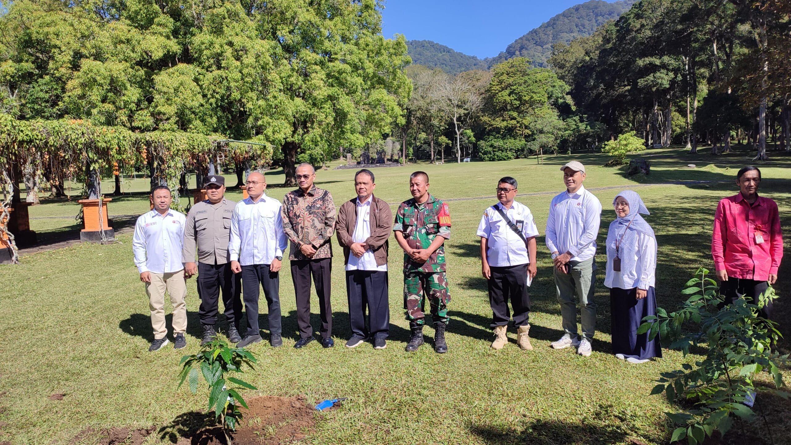 HUT Ke-67 Kebun Raya Bali : Rayakan Harmoni Konservasi, Budaya, dan Kuliner Tradisional lewat Tema “Ajegang Bhuana”