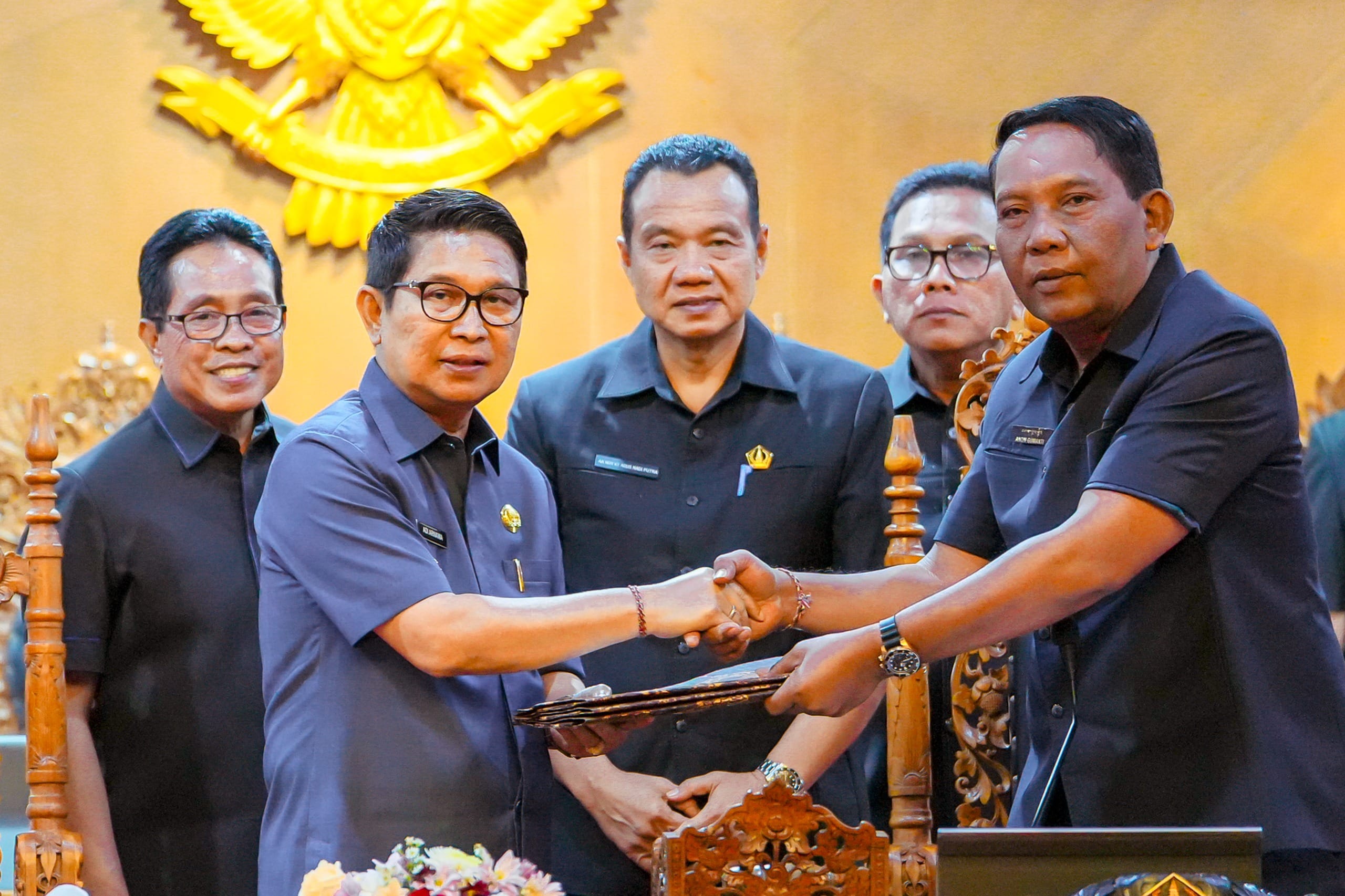 Ranperda APBD 2025 Disetujui Dewan, Bupati Badung Soroti Catatan Krusial Mulai dari Kabel Semrawut hingga Ojol Liar