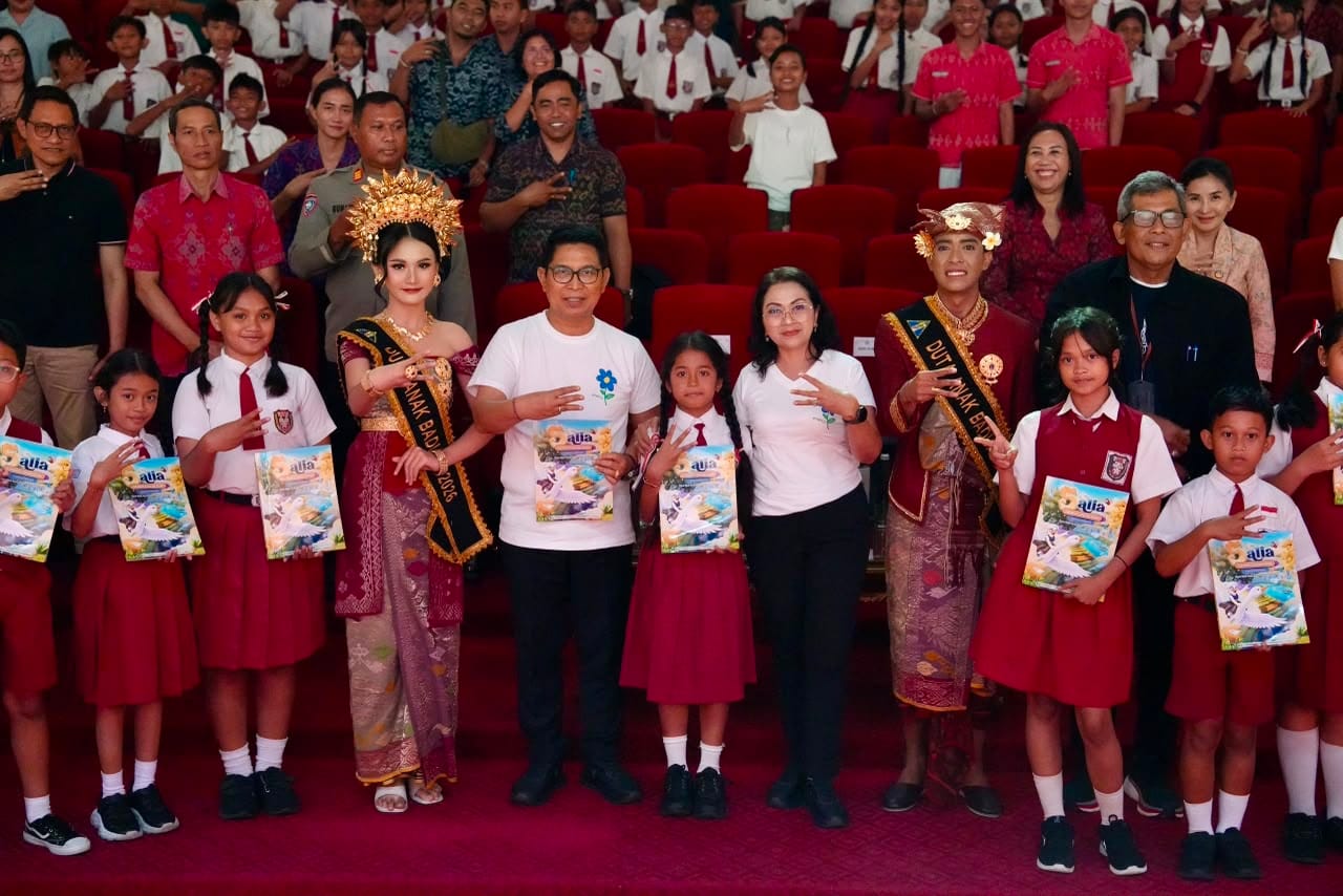 Buka Puncak HAN “Swakarya Praba”, Bupati Adi Arnawa Serahkan Anugerah Kumara Mangupura untuk Forum Anak