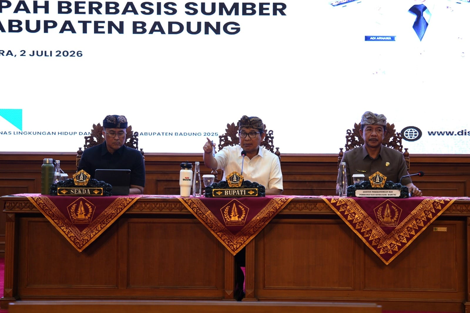 Masuk Radar Mangupura Award! Bupati Adi Arnawa Ancam Pangkas Nilai Desa yang Memble Kelola Sampah, Targetkan Mandiri Total