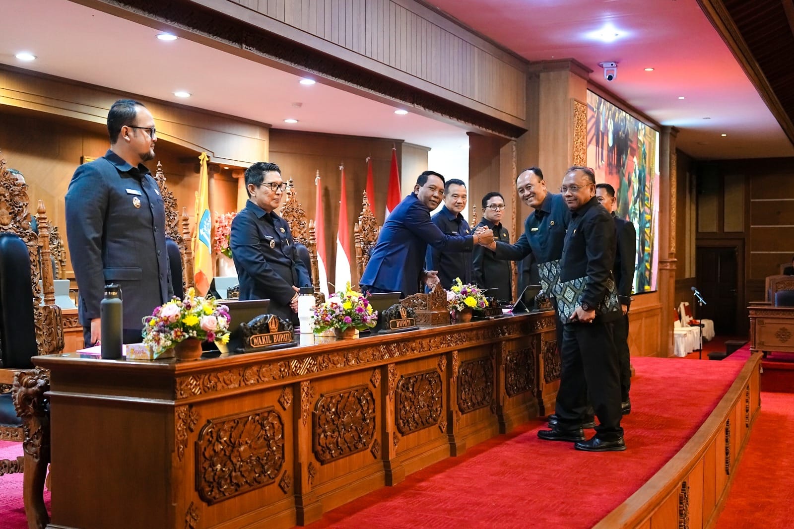 PBD Badung 2025 Surplus Rp 806 Miliar, Bupati Adi Arnawa Sodorkan Ranperda Pertanggungjawaban ke Dewan