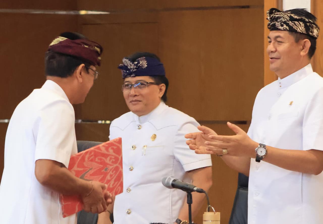 Jawab Pandangan Fraksi DPRD, Wagub Giri Prasta Tegaskan Komitmen Perkuat Tata Kelola APBD Bali