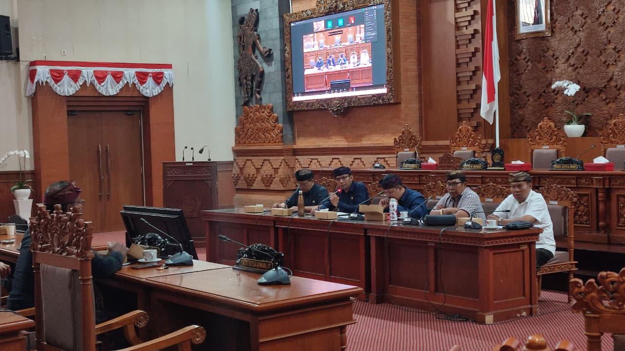 Alasan Patung Charlie Chaplin Hingga Jam Lonceng Bersejarah Dipasang di Kawasan Heritage Denpasar