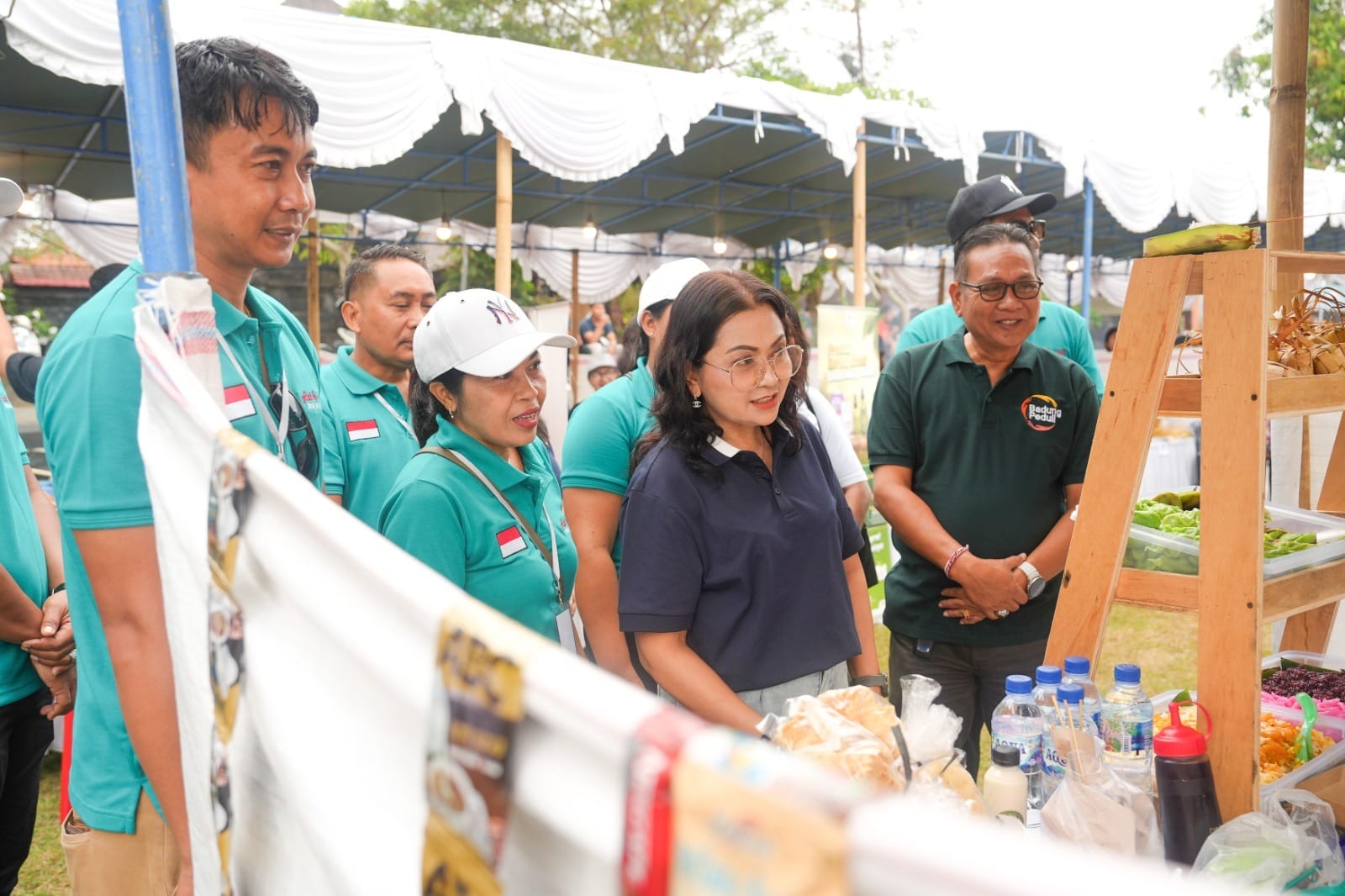 HUT Ke-451 Desa Sedang: Ny. Rasniathi Adi Arnawa Puji Kesadaran Lingkungan Krama dan Geliat UMKM