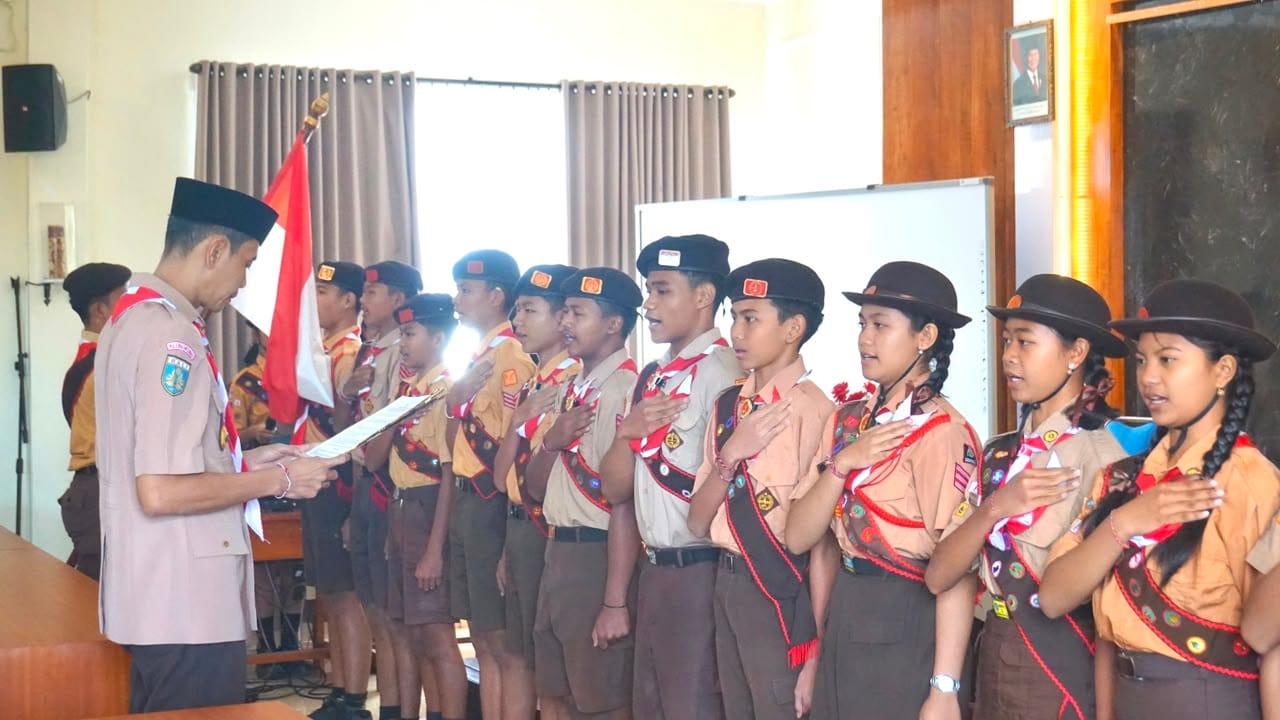 Lantik Penggalang Garuda Klungkung, Wabup Tjok Surya Tegaskan Predikat Kasta Tertinggi Kecakapan Pramuka