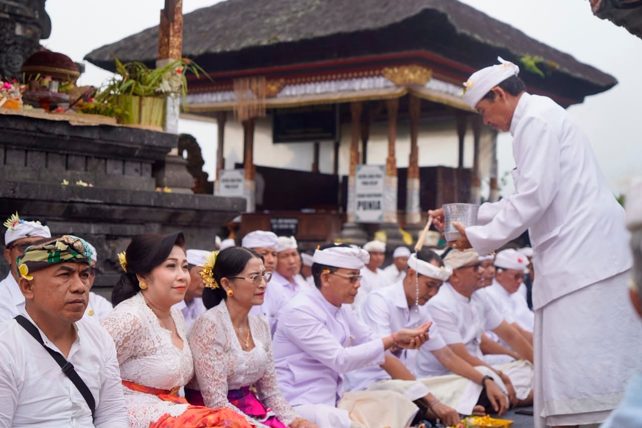 Nunas Keselamatan Jagat, Bupati Klungkung Muspayang Karya di Pura Gelap Besakih