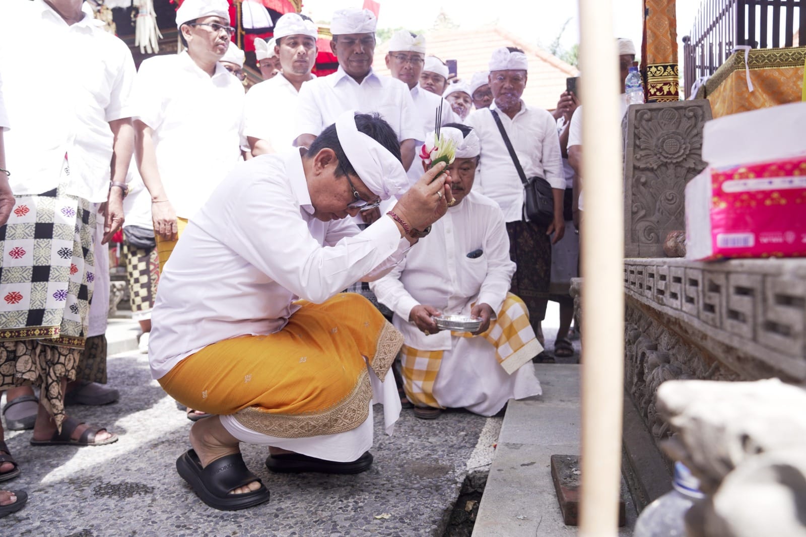 Bupati Adi Arnawa Mendem Pedagingan di Pura Gede Batur Pererenan, Tekankan Keseimbangan Parahyangan dan Pariwisata