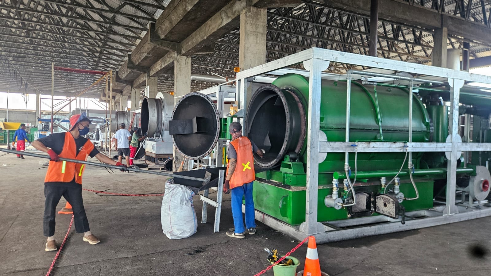 Mesin Pirolisis TOSS Center Kusamba Beroperasi, Sementara Olah 30 Ton Sampah Per Hari
