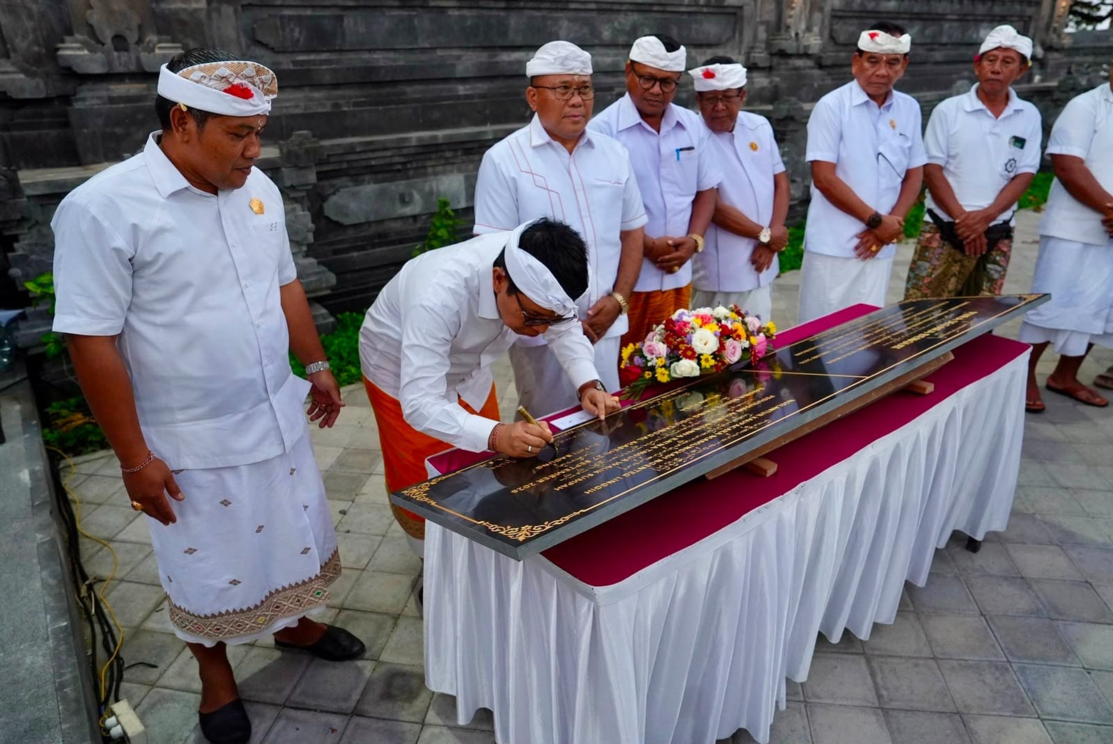 Habiskan Rp 7 Miliar! Bupati Adi Arnawa Teken Prasasti Karya Agung Pura Segara Bengiat