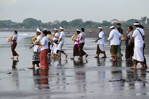 Ala Ayuning Dewasa 12 Juli 2026: Ideal untuk Gotong Royong dan Bikin Pagar, Hindari Kontak dengan Tanah
