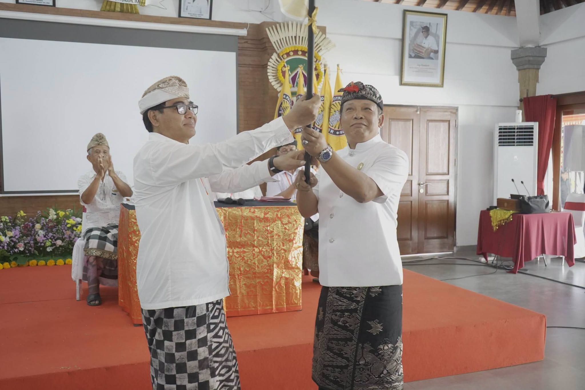 Hadiri Loka Sabha VII di Tabanan, Wabup Guru Pandu Ajak Semeton MGPSSR Jaga Marwah dan Guyub Ring Pasemetonan