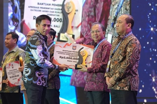 Raih Insentif Rp 3,5 Miliar dari Kemendagri, Gubernur Koster Alokasikan untuk Perbaikan Jalan Rusak di Bali