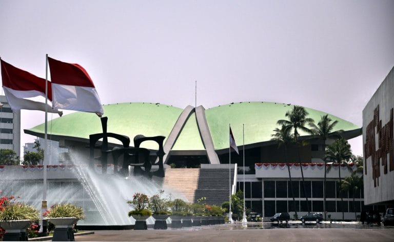 Profil Pendidikan 580 Anggota DPR RI 2024–2029: Mayoritas S1, 36,4 Persen Tak Publikasikan Data