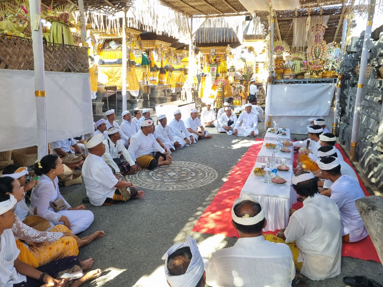 Diempon 104 KK! Gotong Royong Krama Dadia Penitangan Jimbaran Dipuji Bupati Adi Arnawa