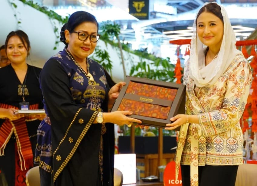 Putri Koster Minta Perempuan Bali Tak Ragu Berwirausaha