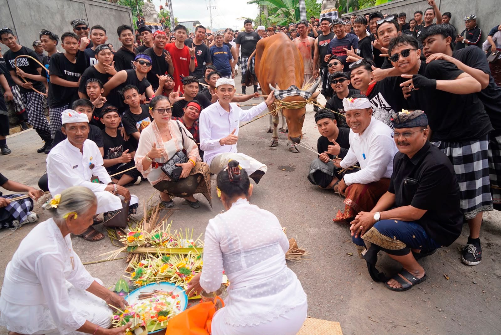 Menjaga Keharmonisasi, Warga Besang Kawan Tohjiwa Gelar Tradisi Sakral Mecaru Mejaga-Jaga
