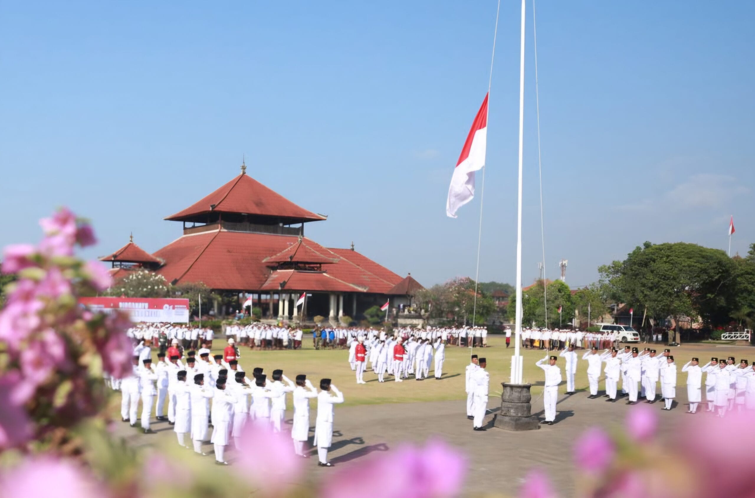 Upacara HUT ke-81 RI Klungkung Berlangsung Lancar, Bupati Satria Tekankan Pentingnya Inovasi Pemuda
