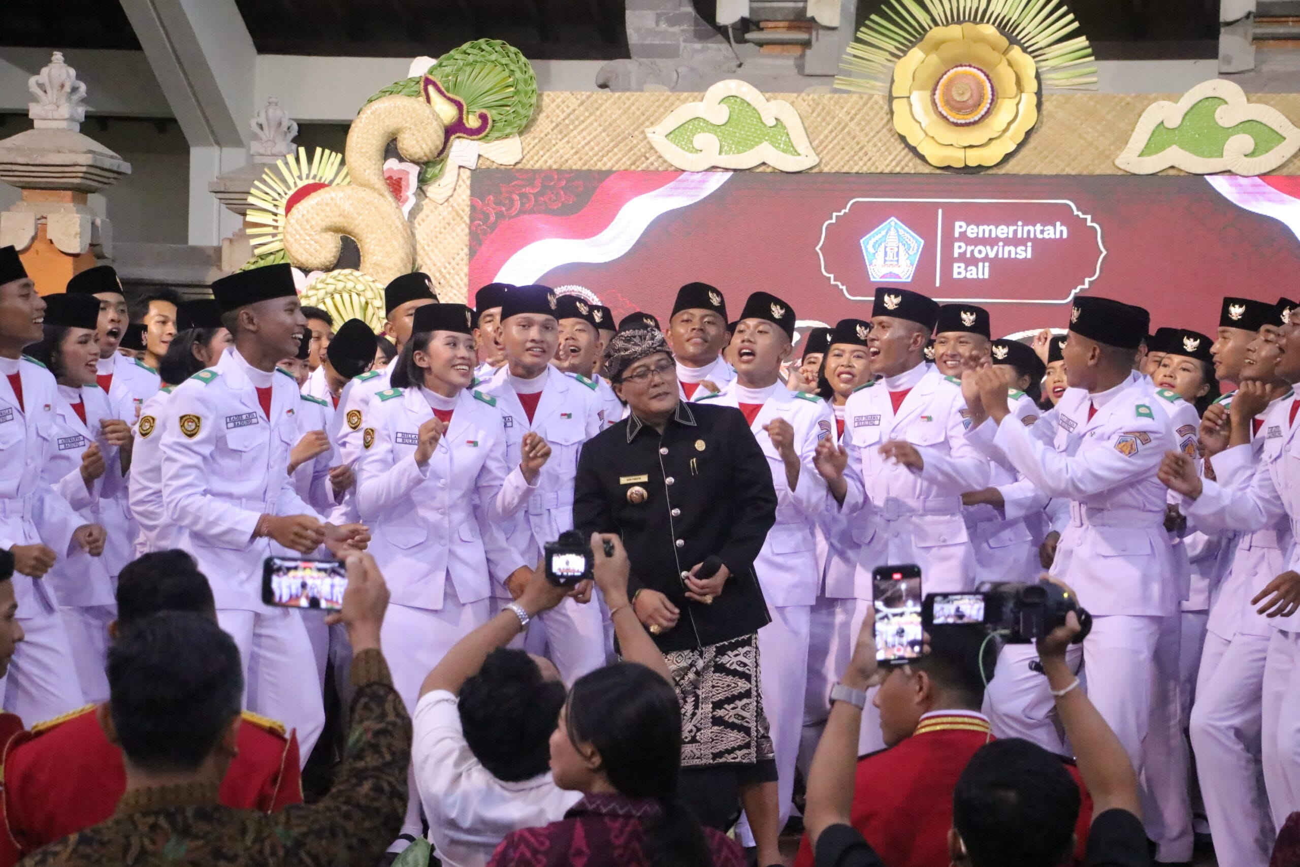 Hadiri Ramah Tamah Paskibraka Bali, Giri Prasta Titip Pesan untuk Generasi Emas 2045